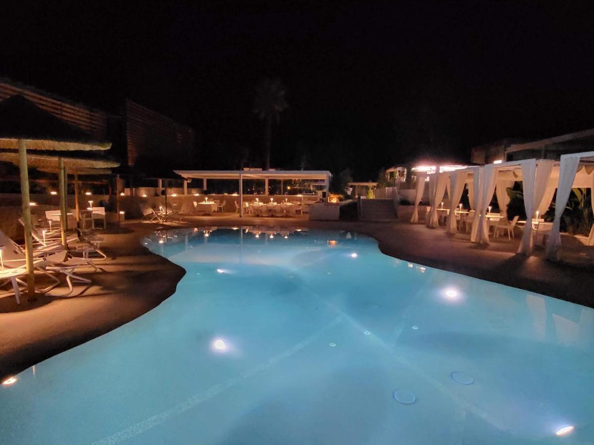 Hotel Oasi Blu Sardinia Santa Margherita di Pula Esterno foto