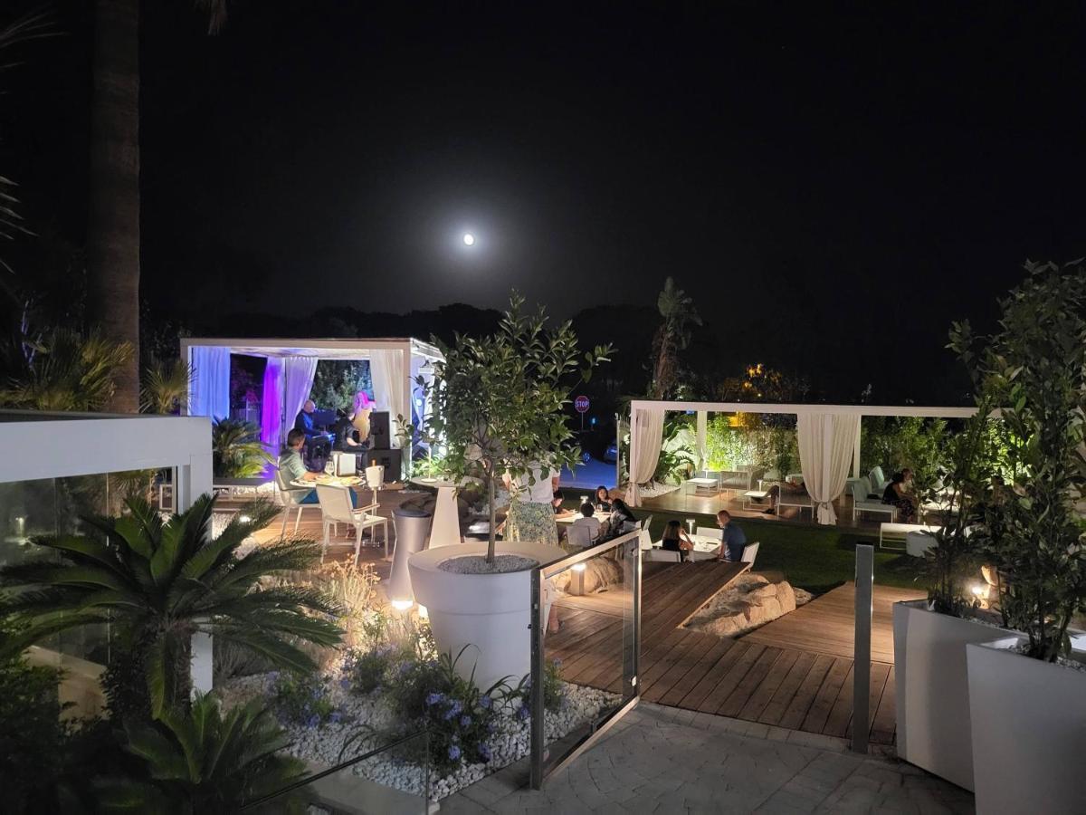 Hotel Oasi Blu Sardinia Santa Margherita di Pula Esterno foto